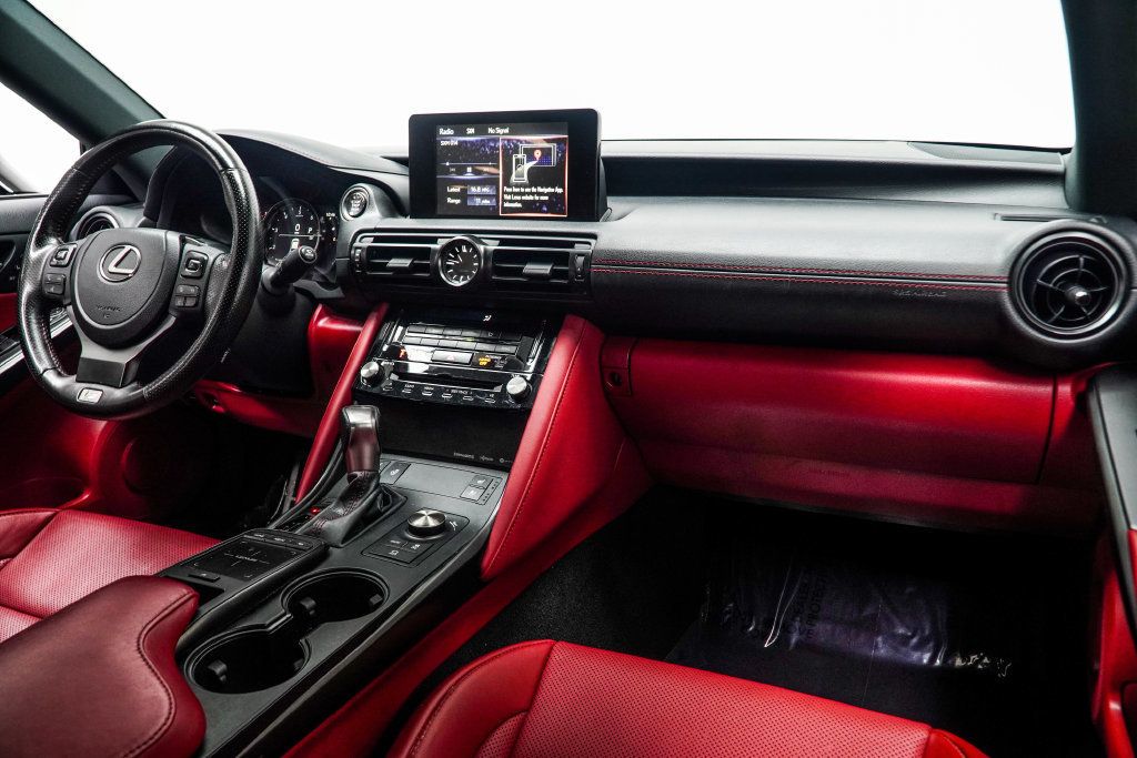 Lexus IS350 photo 19