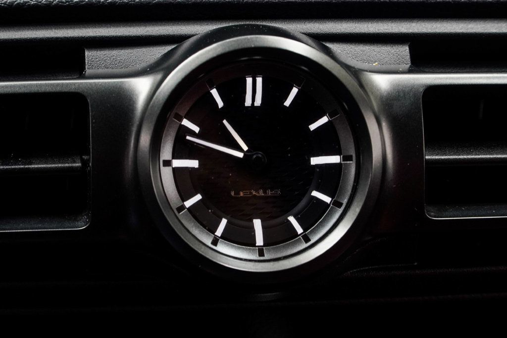 Lexus IS350 photo 26