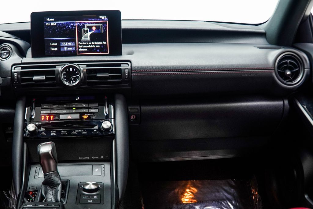 Lexus IS photo 18