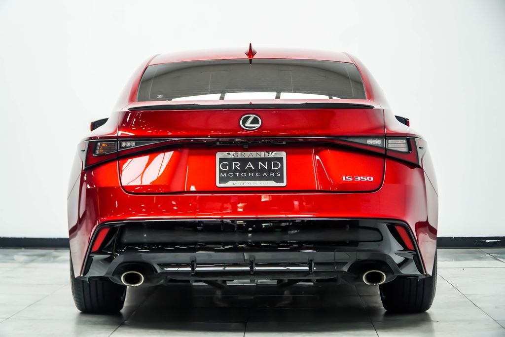 Lexus IS photo 13