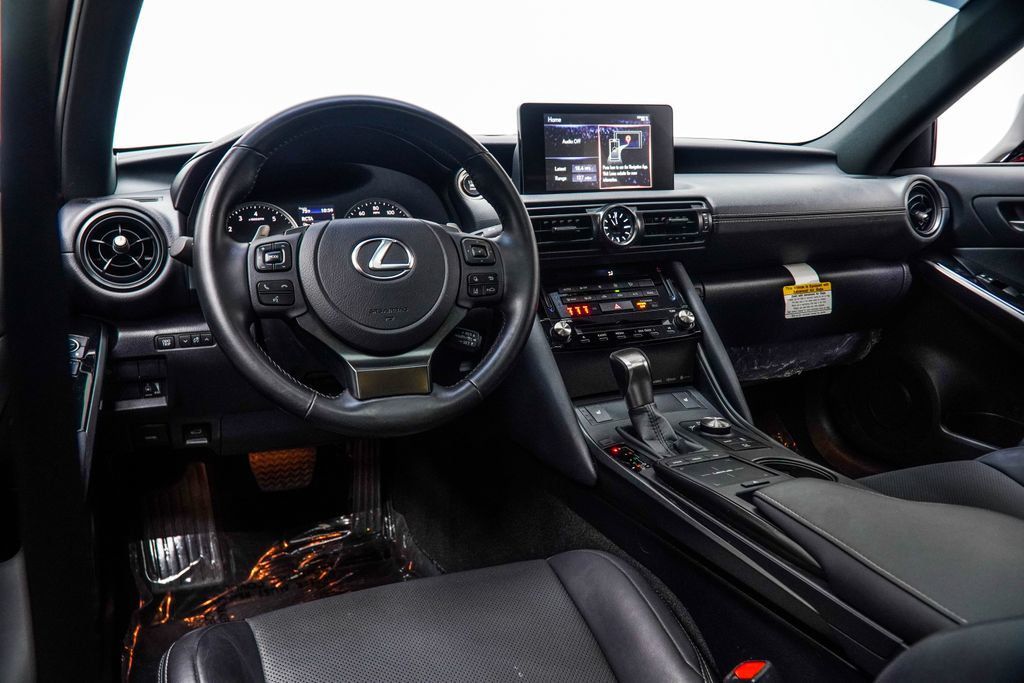 Lexus IS photo 17