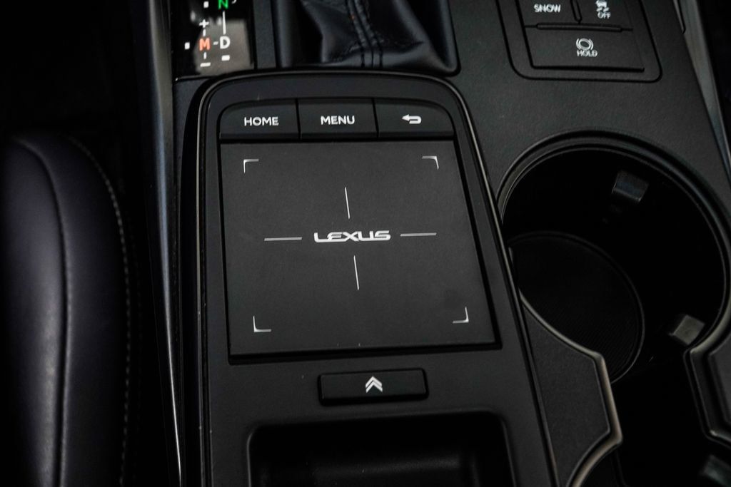 Lexus IS photo 22