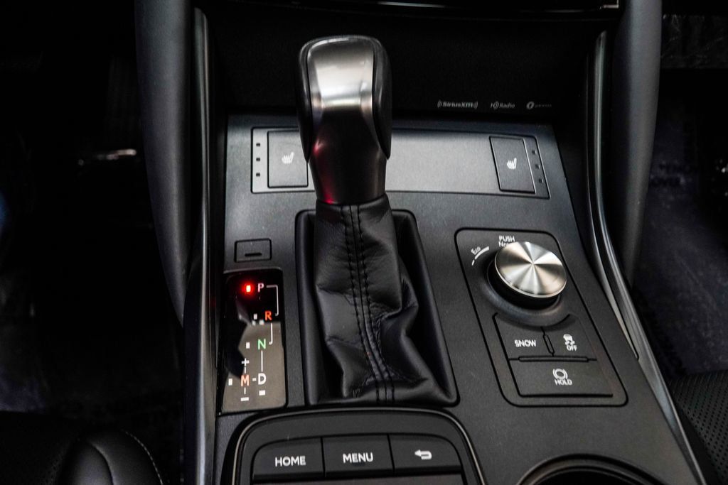 Lexus IS photo 24