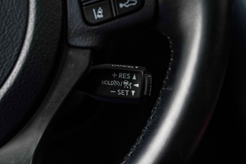 Lexus IS photo 36