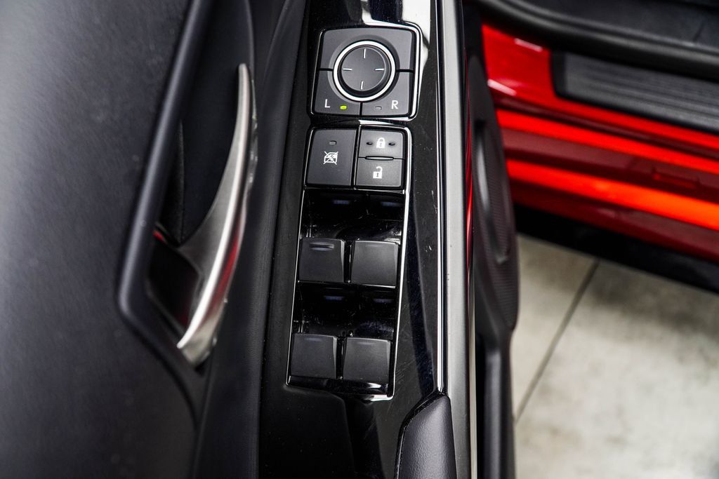 Lexus IS photo 40
