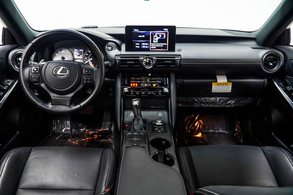 Lexus IS photo 5