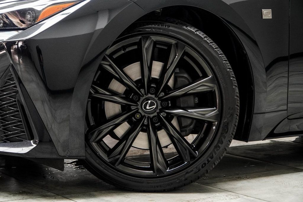 2024 Lexus IS 350 F SPORT photo 3