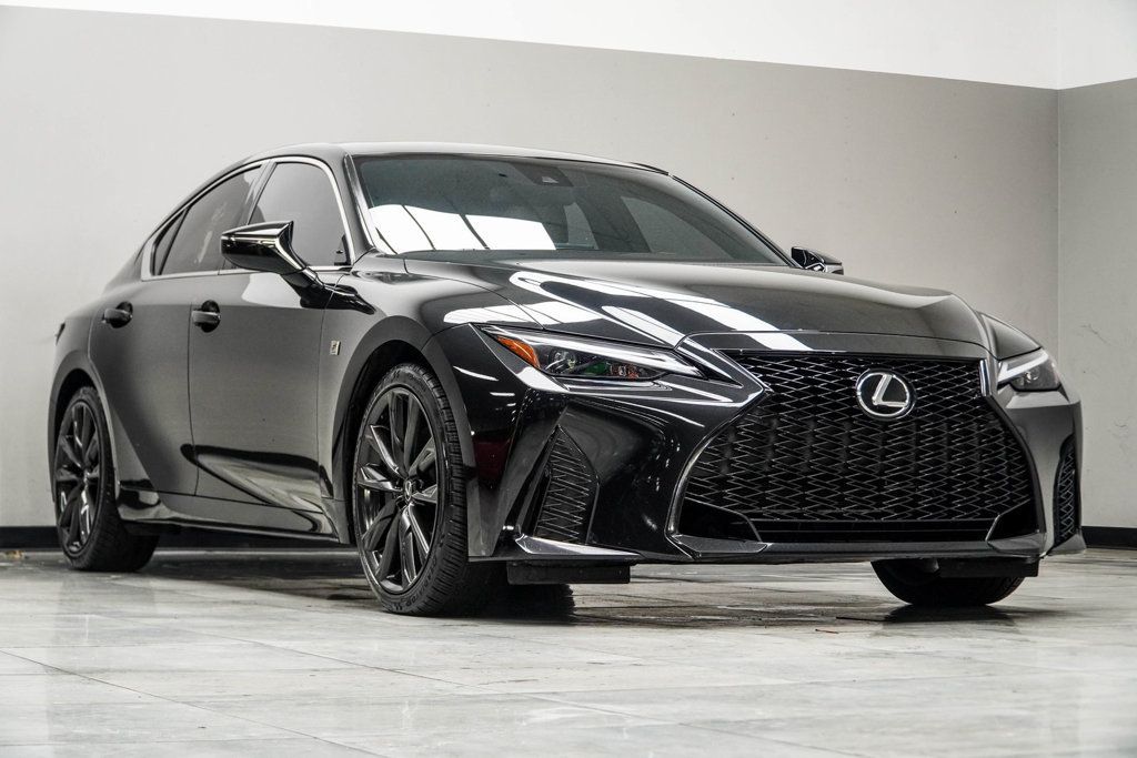 2024 Lexus IS 350 F SPORT photo 4