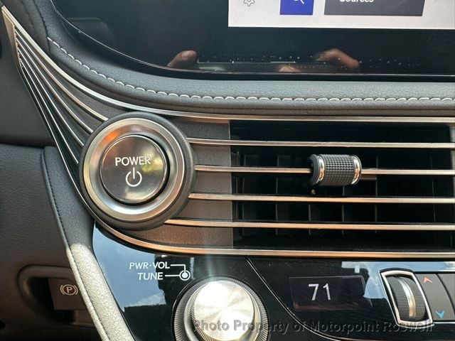 2024 Lexus LS LS 500h AWD - 23026884 - 17
