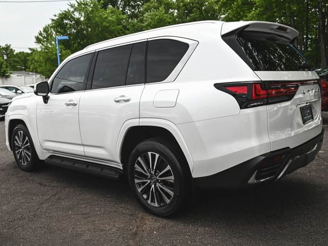 2024 Lexus LX 600 Premium - 23040914 - 3