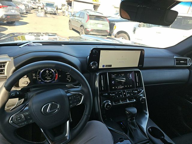 2024 Lexus LX LX 600 Premium 4WD - 22955363 - 10