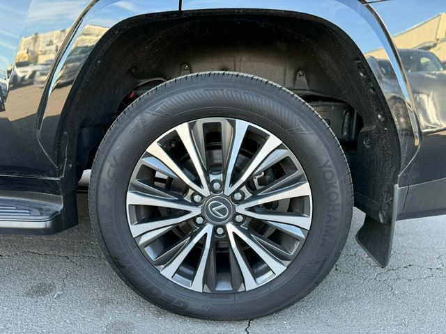 2024 Lexus LX LX 600 Premium 4WD - 22987155 - 31