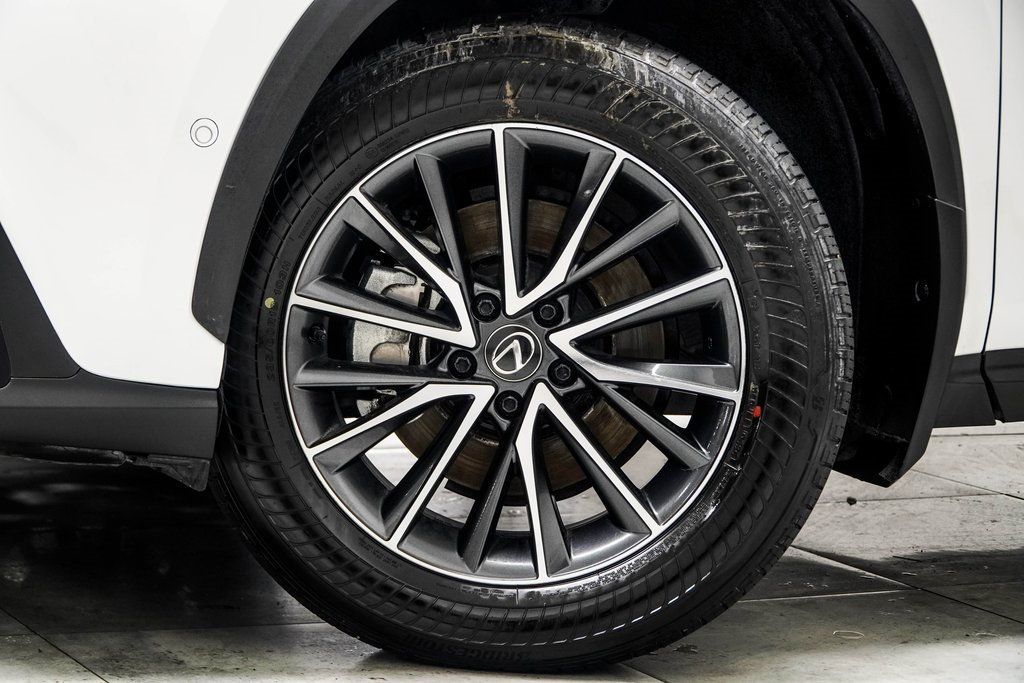 2024 Lexus NX 350h Luxury AWD photo 3