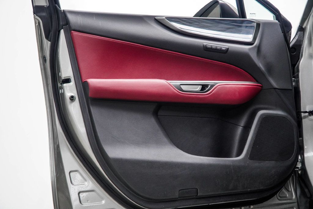 Lexus NX photo 34