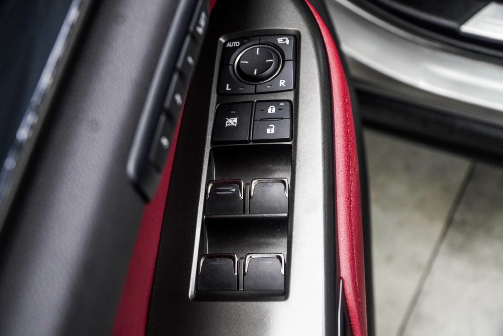 Lexus NX photo 36