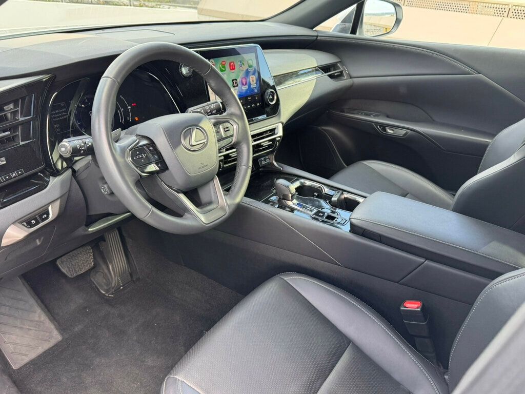 2024 Lexus RX 1-Owner, Technology Package, Balance of factory warranty! - 23032847 - 18
