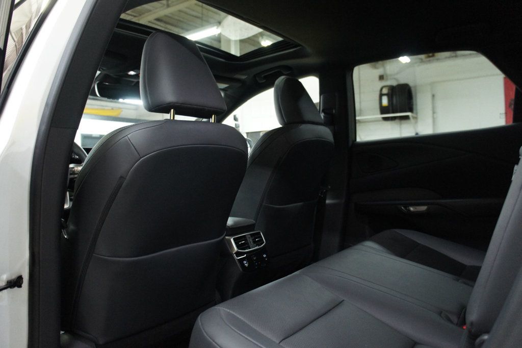 2024 Lexus RX 1-Owner, Technology Package, Balance of factory warranty! - 23032847 - 34
