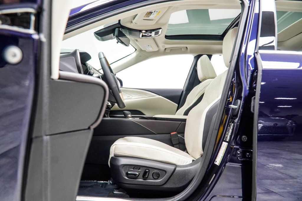 Lexus RX photo 38