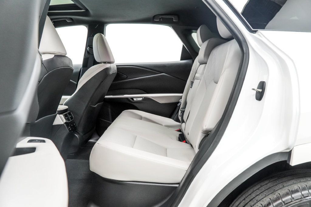 Lexus RX photo 19