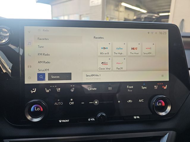 2024 Lexus RX RX 450h+ Luxury AWD - 22987961 - 29