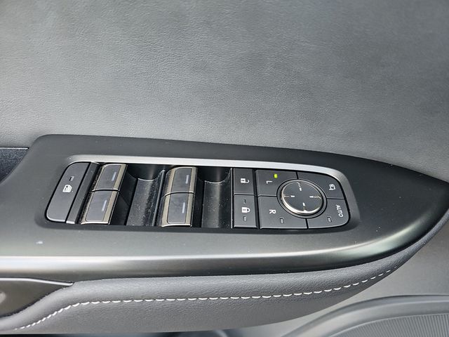 2024 Lexus RZ 450e Premium - 22982242 - 18