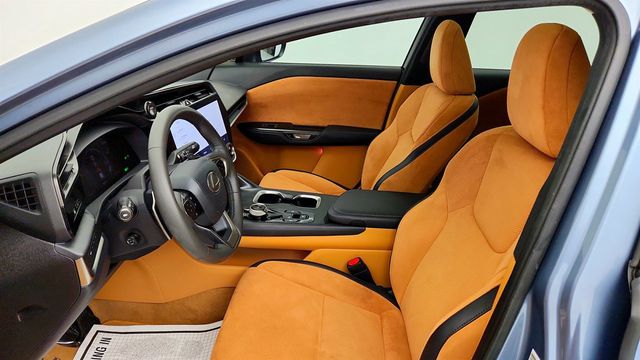 2024 Lexus RZ RZ 450e Luxury AWD w/ Dynamic Sky Roof & 20'' Wheels - 23038867 - 19