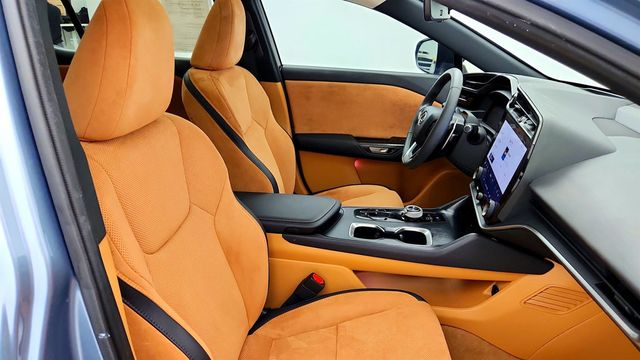 2024 Lexus RZ RZ 450e Luxury AWD w/ Dynamic Sky Roof & 20'' Wheels - 23038867 - 23