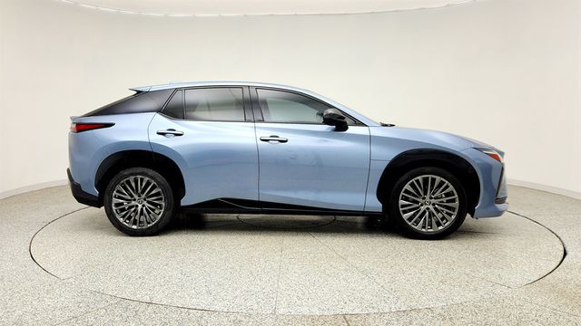 2024 Lexus RZ RZ 450e Luxury AWD w/ Dynamic Sky Roof & 20'' Wheels - 23038867 - 3