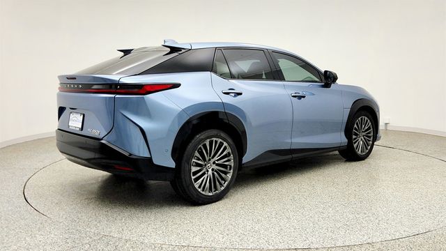 2024 Lexus RZ RZ 450e Luxury AWD w/ Dynamic Sky Roof & 20'' Wheels - 23038867 - 4