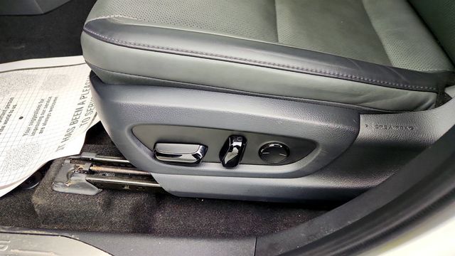 2024 Lexus RZ RZ 450e Premium AWD w/18'' Wheels & Technology Pkg - 22998249 - 11