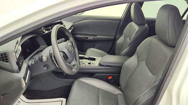 2024 Lexus RZ RZ 450e Premium AWD w/18'' Wheels & Technology Pkg - 22998249 - 17