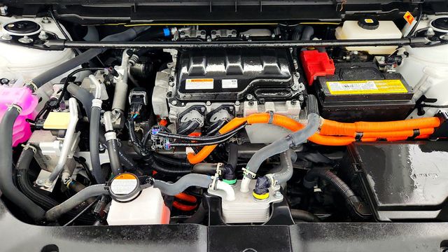 2024 Lexus RZ RZ 450e Premium AWD w/18'' Wheels & Technology Pkg - 22998249 - 24