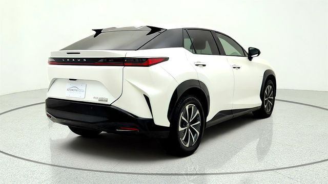 2024 Lexus RZ RZ 450e Premium AWD w/18'' Wheels & Technology Pkg - 23057351 - 4