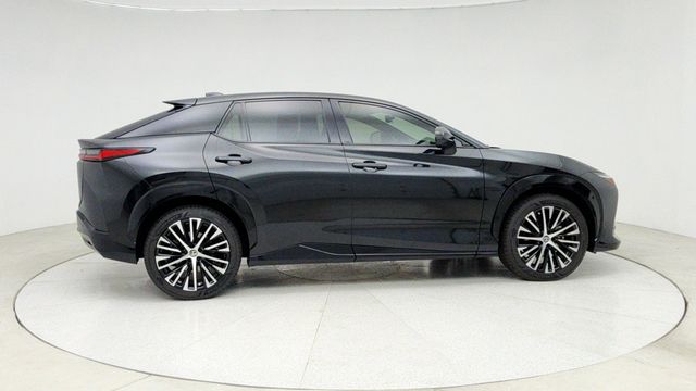 2024 Lexus RZ RZ 450e Premium AWD w/20'' Wheels & Technology Package - 22946738 - 3