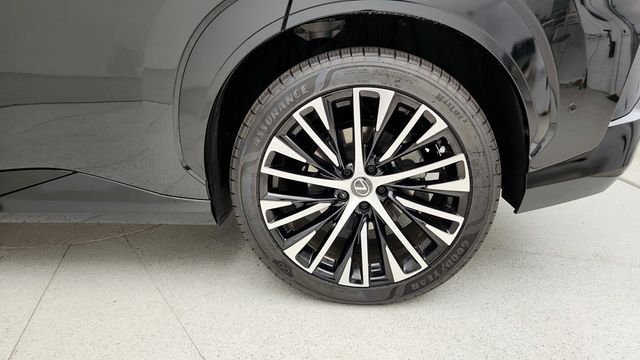 2024 Lexus RZ RZ 450e Premium AWD w/20'' Wheels & Technology Package - 22946738 - 8