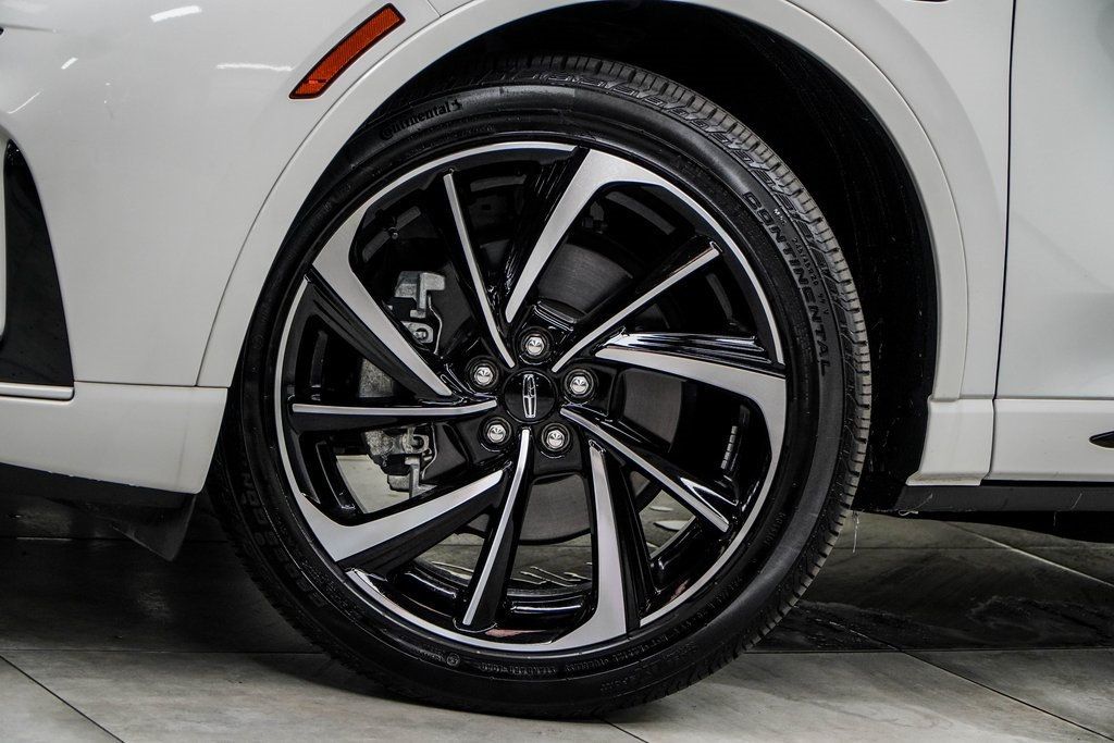 2024 Lincoln Corsair Grand Touring photo 3