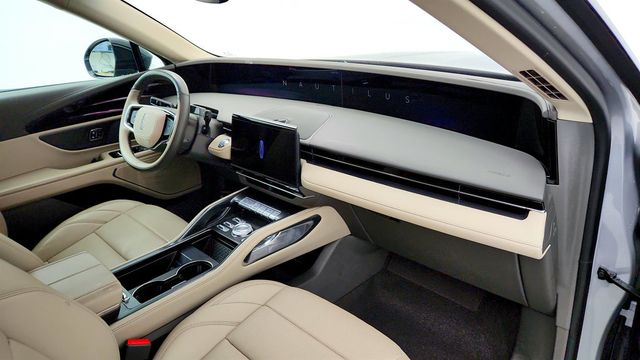 2024 Lincoln Nautilus Premiere AWD w/ 2.0L GTDI FHEV Hybrid Powertrain - 23034805 - 22