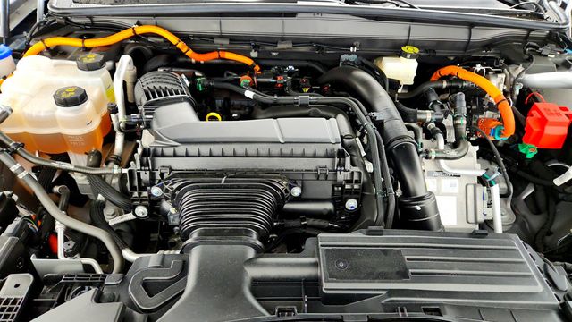 2024 Lincoln Nautilus Premiere AWD w/ 2.0L GTDI FHEV Hybrid Powertrain - 23034805 - 24
