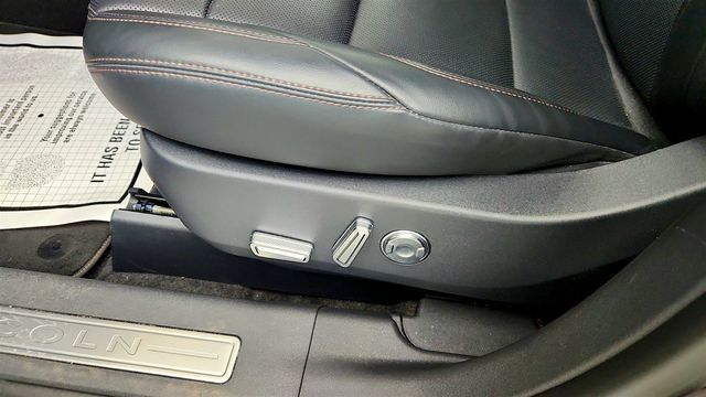 2024 Lincoln Nautilus Premiere AWD w/ Hybrid, Jet Appearance Pkg & Vista Roof - 23079114 - 11