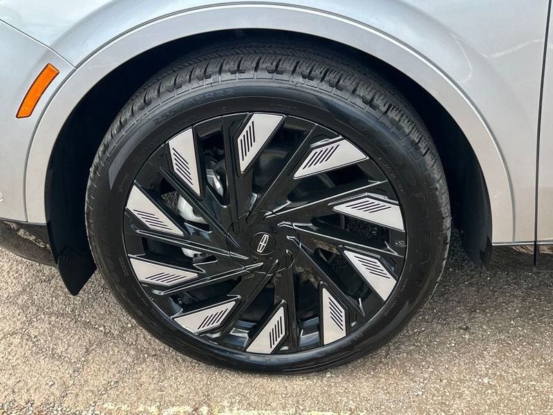 2024 Lincoln Nautilus Reserve AWD - 23028551 - 11