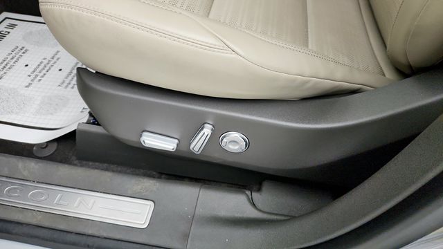 2024 Lincoln Nautilus Reserve AWD - 22944676 - 11