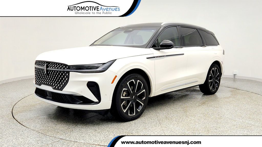 2024 Lincoln Nautilus Reserve III AWD with Equipment 203A & 21'' Wheels - 22986403 | Video 1