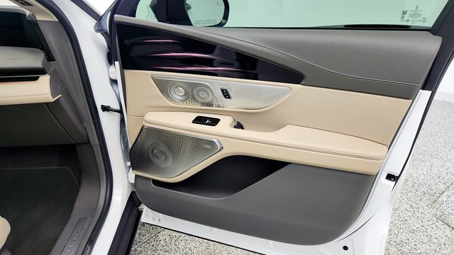 2024 Lincoln Nautilus Reserve III AWD with Equipment 203A & 21'' Wheels - 22986403 - 28