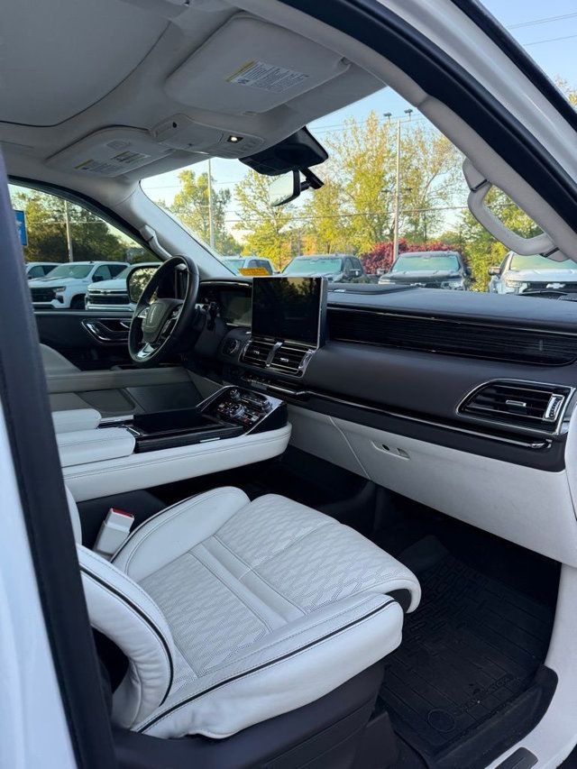 2024 Lincoln Navigator Black Label 4x4 - 23016422 - 19