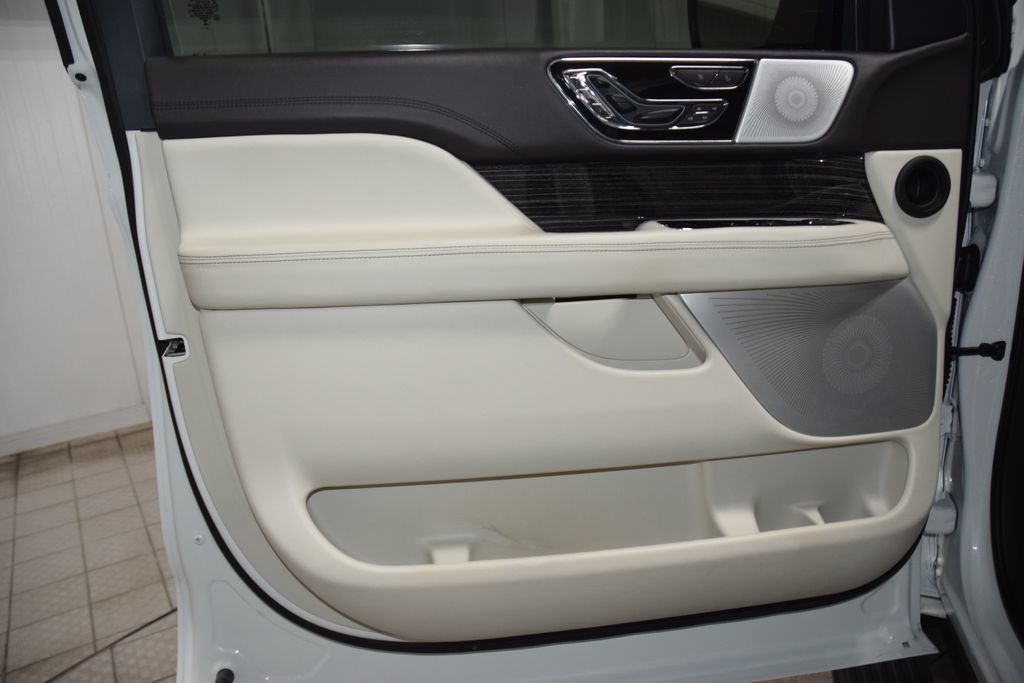 2024 Lincoln Navigator Black Label 4x4 - 23016422 - 45