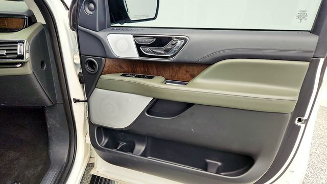 2024 Lincoln Navigator Black Label 4x4 w/ Panoramic Vista Roof, Massaging Leather Seats - 23000308 - 28