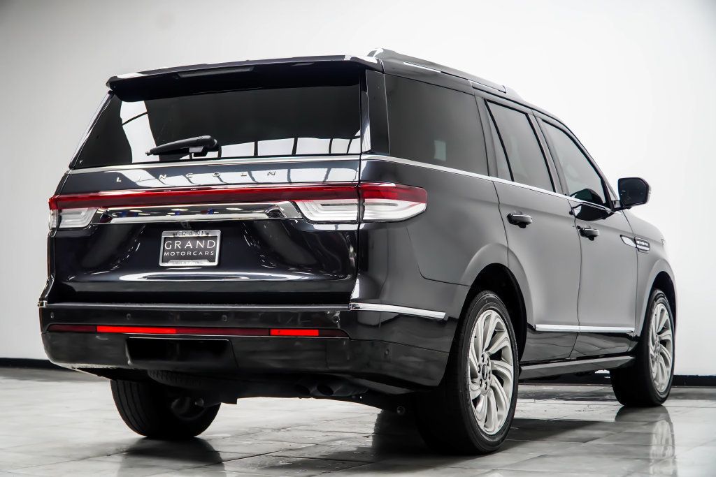 Lincoln Navigator photo 13