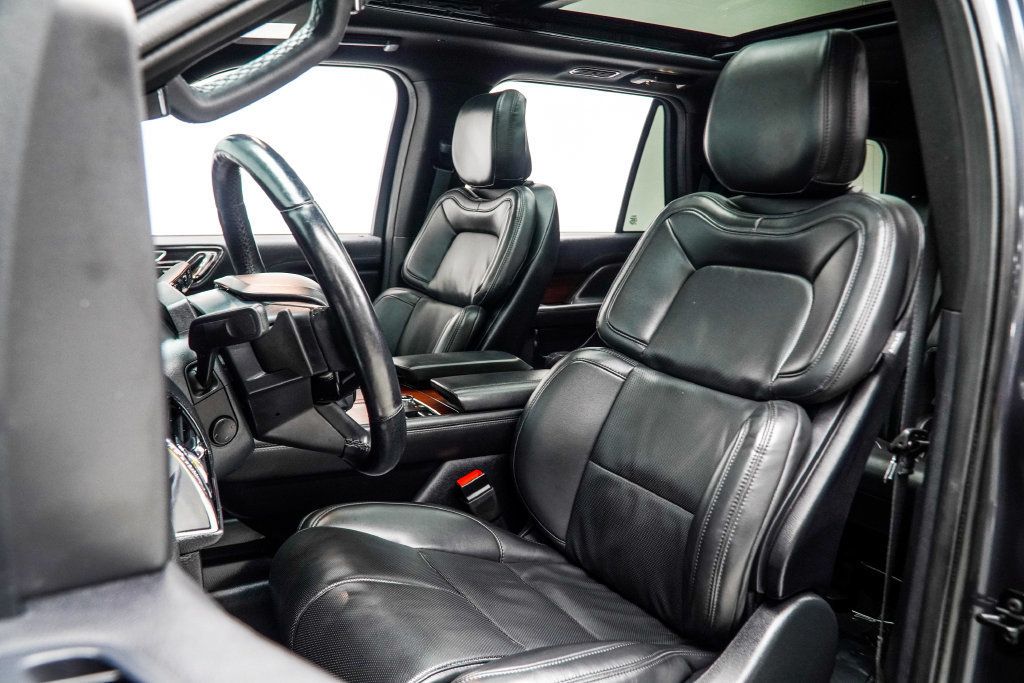Lincoln Navigator photo 36
