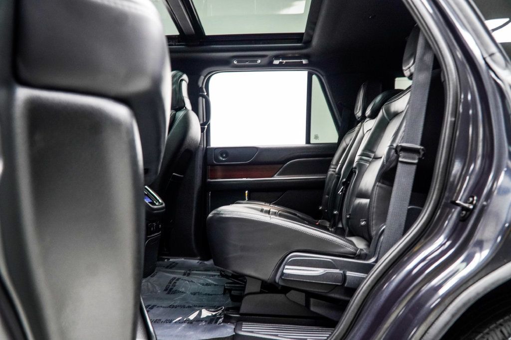 Lincoln Navigator photo 38