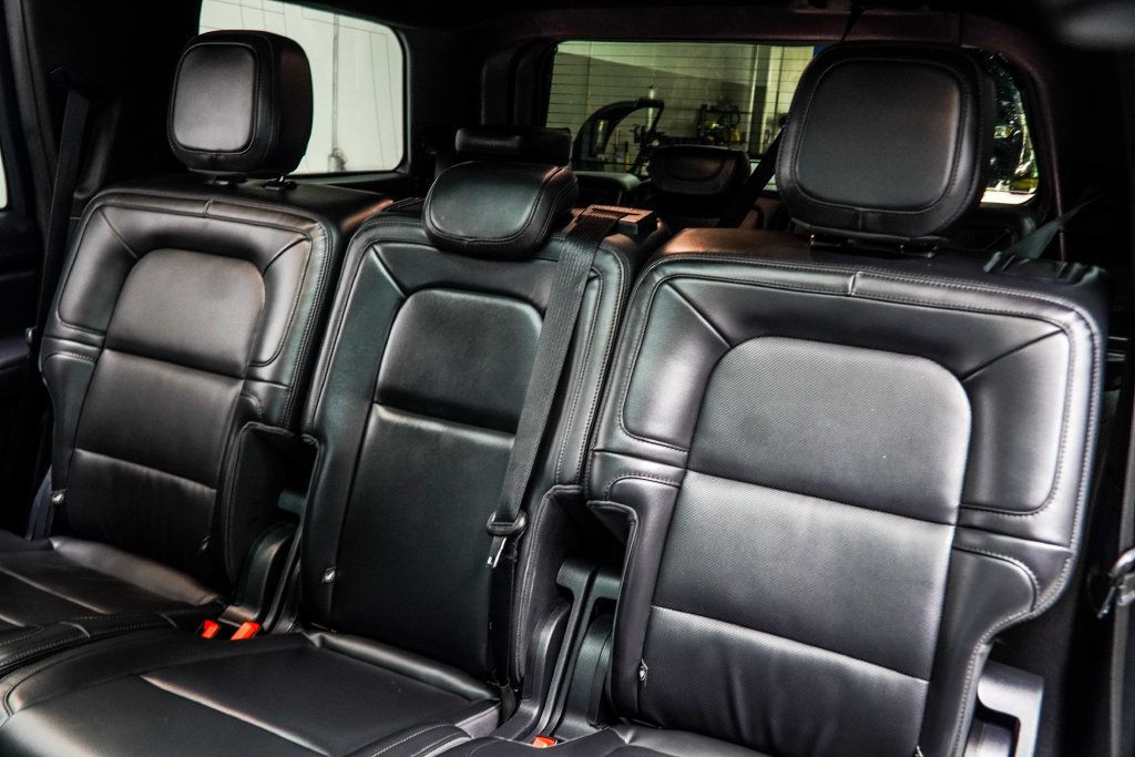 Lincoln Navigator photo 39